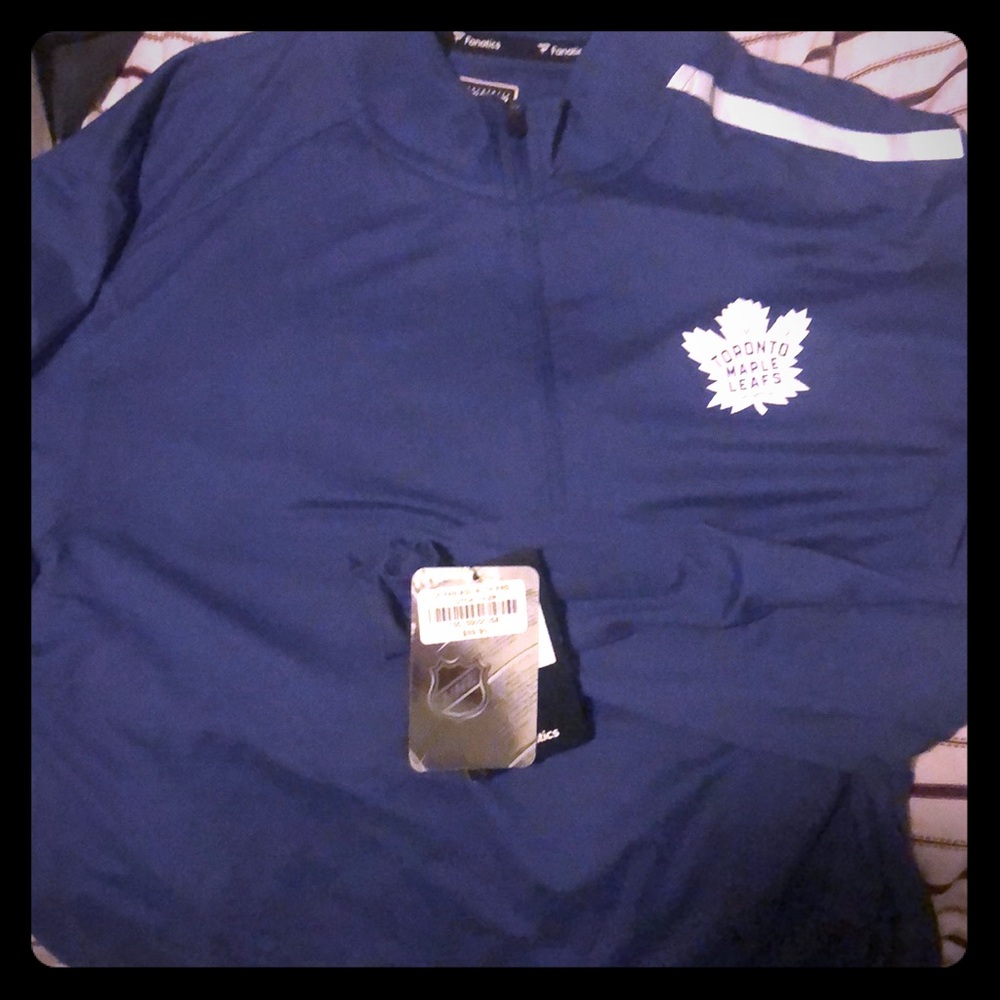 Leafs zip up XL— NEVER WORN